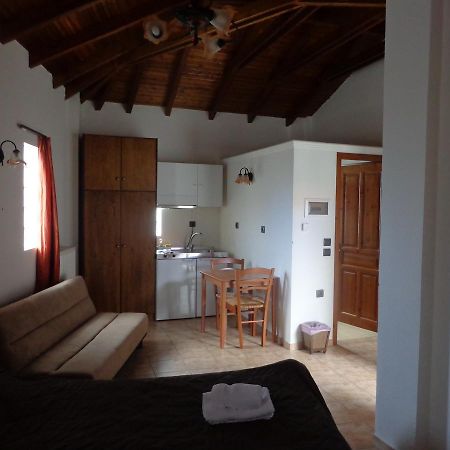 Alonaki Guesthouse Plátanos Dış mekan fotoğraf